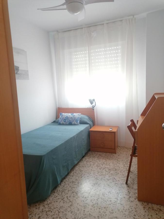 Piso Familiar Con Piscina Y Aparcamiento En *