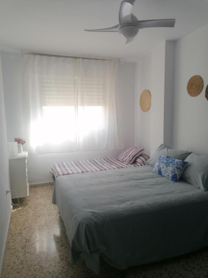 Piso Familiar Con Piscina Y Aparcamiento En *
