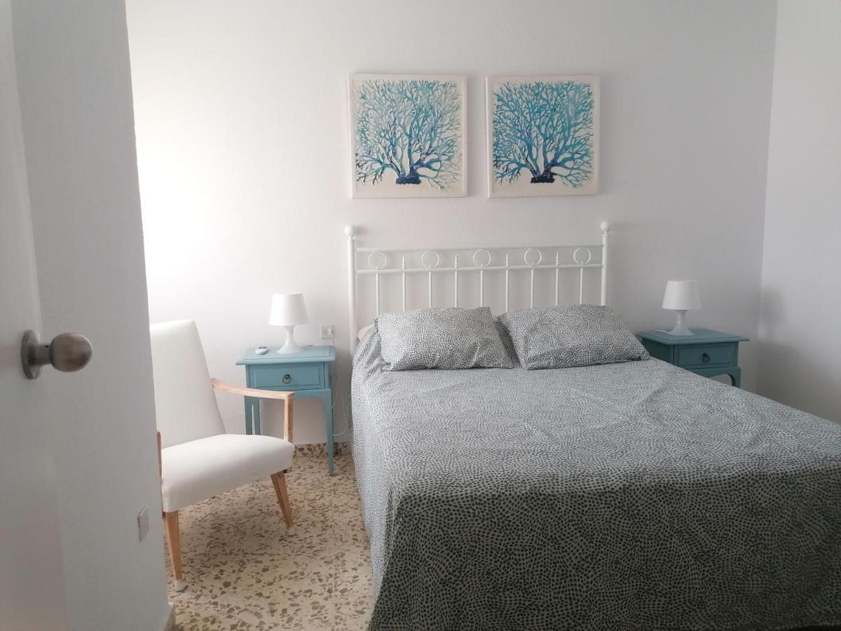Piso Familiar Con Piscina Y Aparcamiento En - Edificio Ronda I Torre Del Mar